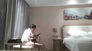 约大奶肥臀的人妻出来开房情趣内衣十分诱人
