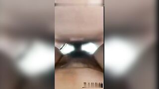 真实戴绿帽和老婆闺蜜偷情玩的正爽老婆发信息来查岗