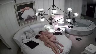眼镜哥带着美女酒店开房连干3炮